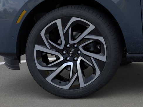 New 2026 Lincoln Navigator Reserve AWD/4WD image 19