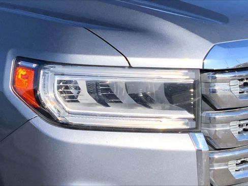 Used 2020 GMC Acadia SLT w/ Premium Package image 25