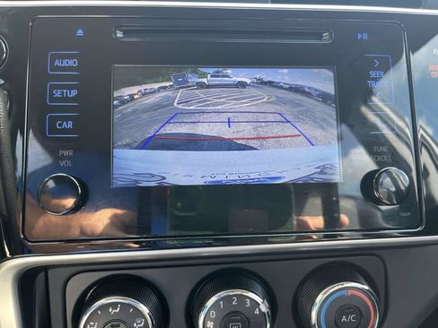 Used 2017 Toyota Corolla L FWD image 28