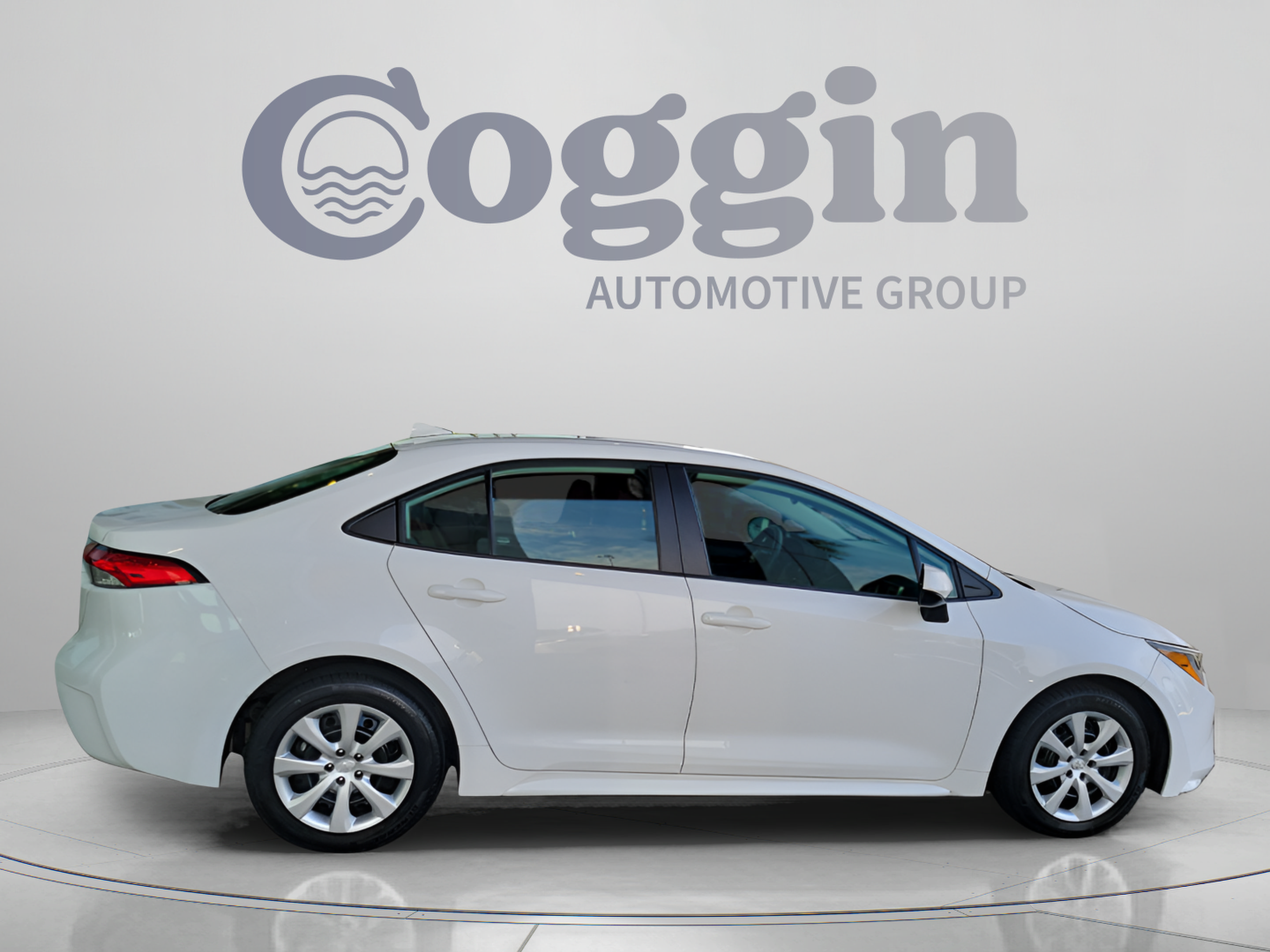 Used 2024 Toyota Corolla LE FWD image 5
