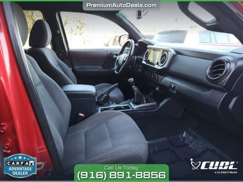 Used 2017 Toyota Tacoma TRD Off-Road image 16