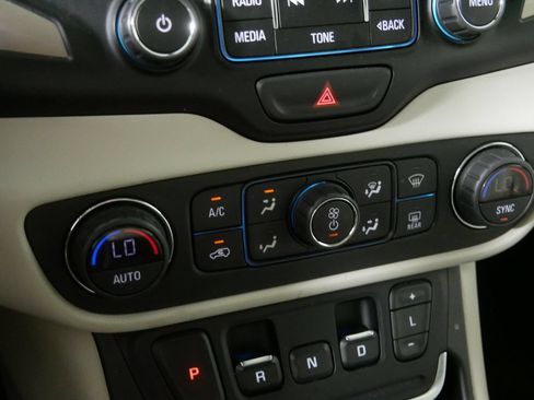 Used 2018 GMC Terrain Denali w/ GMC Pro Grade Package AWD/4WD image 26