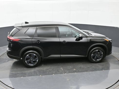 Used 2024 Nissan Rogue SV AWD/4WD image 35
