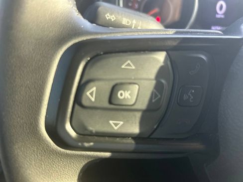 Used 2023 Jeep Gladiator Sport AWD/4WD image 9