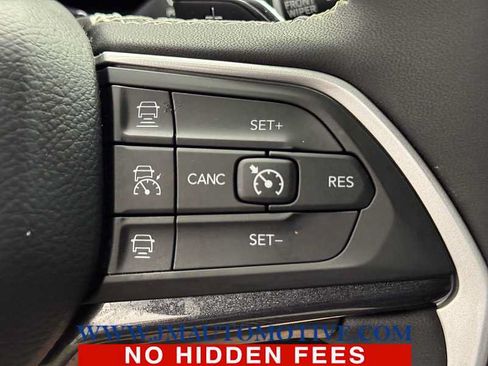 Used 2023 Jeep Grand Cherokee Altitude AWD/4WD image 47