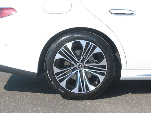 Used 2025 Mercedes-Benz E 350 Sedan image 13