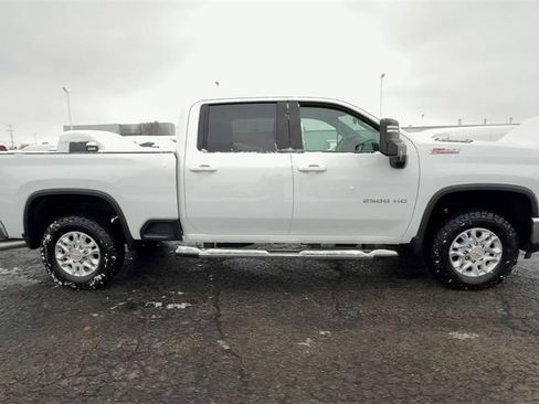 Used 2024 Chevrolet Silverado 2500 LT image 9