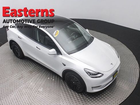 Used 2021 Tesla Model Y Long Range AWD/4WD image 3