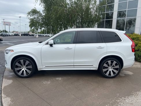 Used 2022 Volvo XC90 T6 Inscription w/ Lounge Package image 2