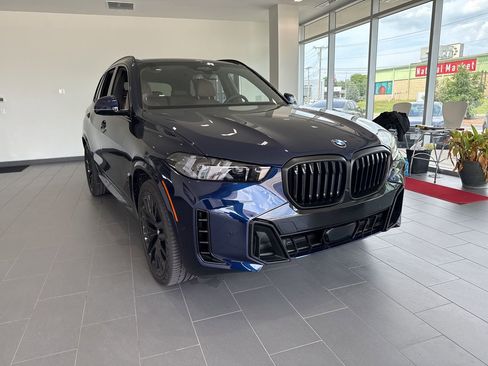 New 2026 BMW X5 xDrive40i w/ M Sport Package AWD/4WD image 2