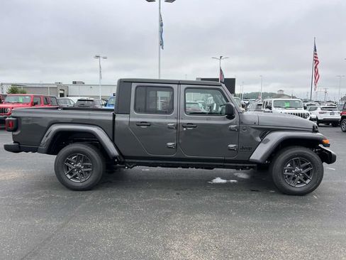New 2025 Jeep Gladiator Sport AWD/4WD image 10