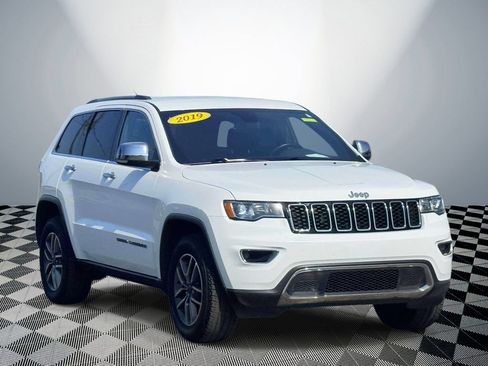 Used 2019 Jeep Grand Cherokee Limited w/ Trailer Tow Group IV AWD/4WD image 4