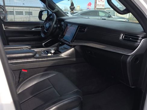 Used 2022 Jeep Wagoneer Series III image 11