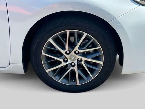 Used 2017 Lexus ES 350 w/ Luxury Package FWD image 8