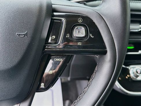 Used 2025 Lincoln Corsair AWD w/ Equipment Group 101A image 13
