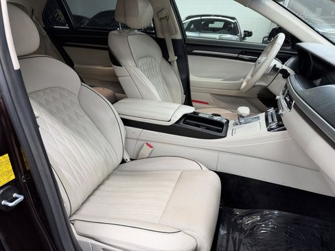 Used 2020 Genesis G90 3.3T Premium image 22