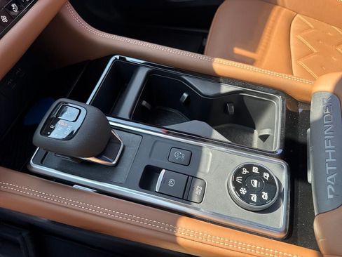 New 2026 Nissan Pathfinder Platinum AWD/4WD image 17