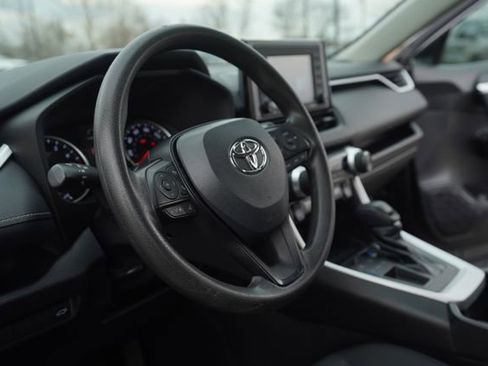 Used 2022 Toyota RAV4 XLE w/ Convenience Package image 27