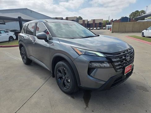 New 2026 Nissan Rogue SV FWD image 2