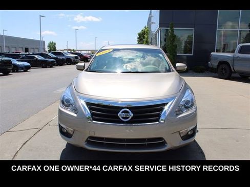 Used 2014 Nissan Altima 2.5 SV w/ Convenience Package FWD image 2