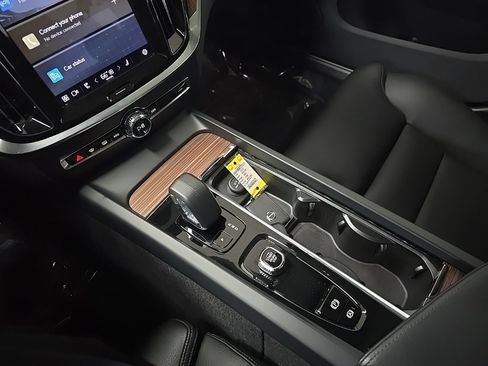 Used 2023 Volvo S60 B5 Ultimate image 26