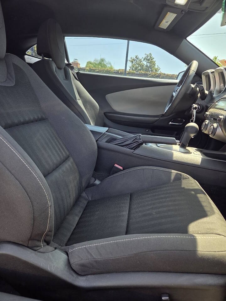 Used 2015 Chevrolet Camaro LS RWD image 25