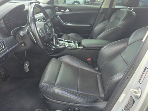 Used 2018 Kia Stinger Premium RWD image 4