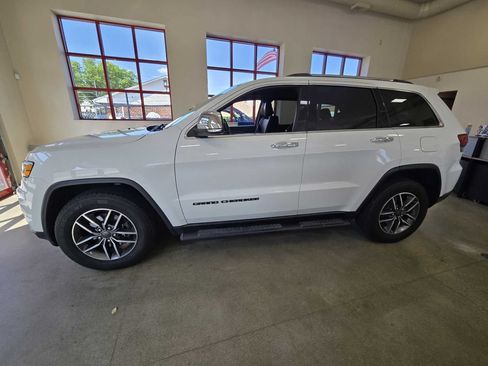 Used 2020 Jeep Grand Cherokee Limited AWD/4WD image 4