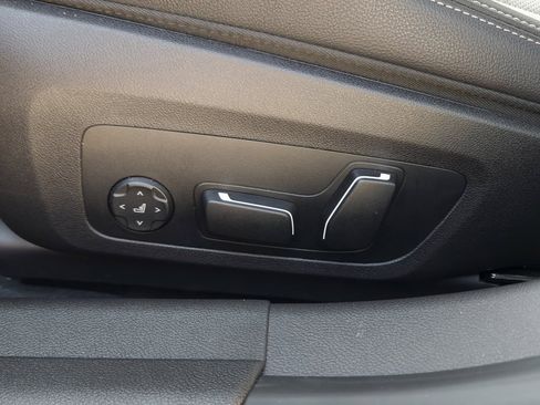 Used 2025 BMW M340i xDrive w/ Premium Package image 11