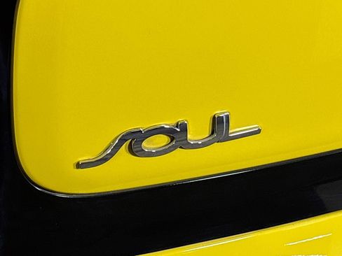 Used 2014 Kia Soul + w/ Audio Package image 24