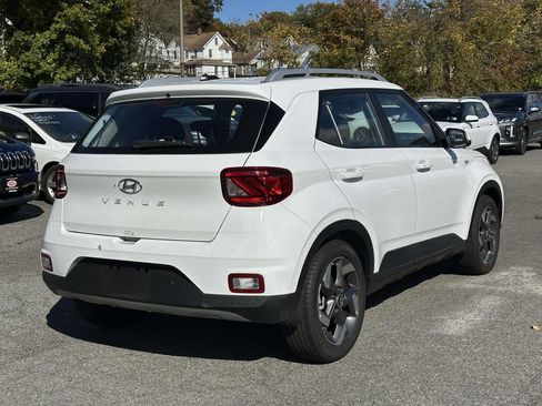 Certified 2025 Hyundai Venue SEL FWD image 3