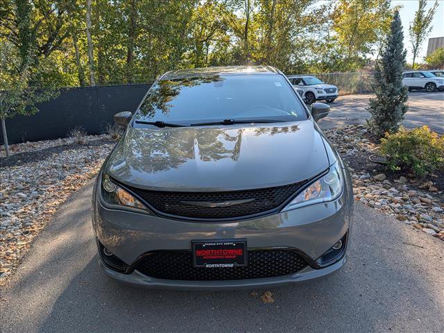 Used 2020 Chrysler Pacifica Touring w/ S Appearance Package FWD image 8