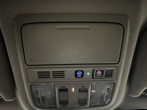 Used 2020 Honda Accord Touring image 32