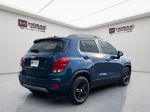 Used 2020 Chevrolet Trax LT w/ LT Convenience Package image 7