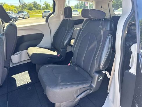 Used 2023 Chrysler Voyager LX FWD image 16