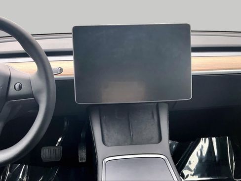 Used 2024 Tesla Model Y Long Range AWD/4WD image 6