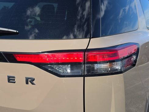 Used 2025 Nissan Pathfinder Rock Creek AWD/4WD image 8