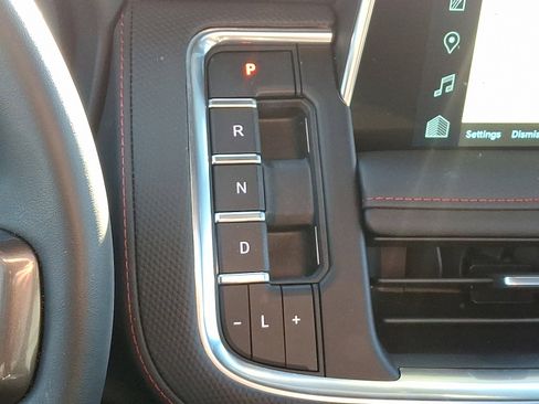 Used 2023 Chevrolet Tahoe RST w/ Sport Performance Package image 16