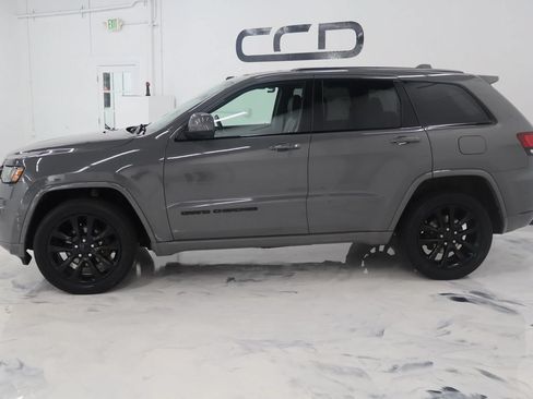 Used 2020 Jeep Grand Cherokee Altitude AWD/4WD image 4