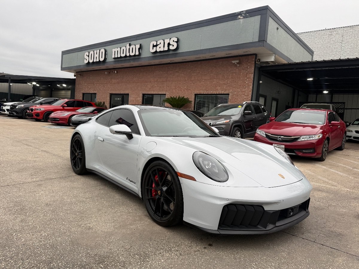Used 2025 Porsche 911 Carrera 4 GTS AWD/4WD image 3