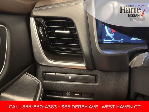 Certified 2023 Nissan Rogue Platinum image 17