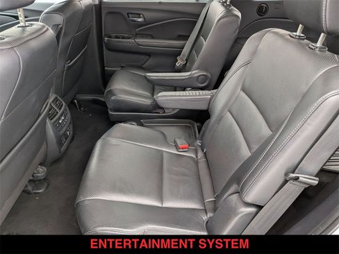 Used 2019 Honda Pilot Elite image 4