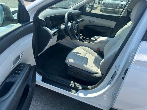 Certified 2025 Hyundai Tucson SEL AWD/4WD image 8