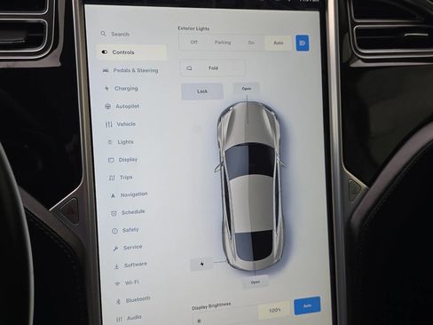 Used 2016 Tesla Model S 70 image 17