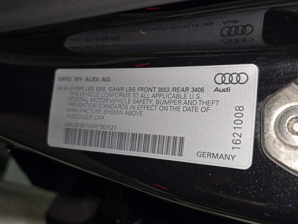 Used 2024 Audi RS e-tron GT w/ Carbon Performance Package AWD/4WD image 39