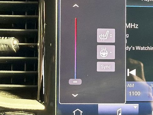 Used 2023 Chrysler Pacifica Touring-L image 21