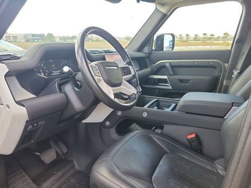 Used 2022 Land Rover Defender 110 SE image 18