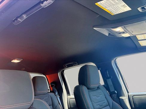 Used 2025 Nissan Frontier PRO-4X AWD/4WD image 28