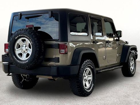 Used 2018 Jeep Wrangler Unlimited Sport image 2