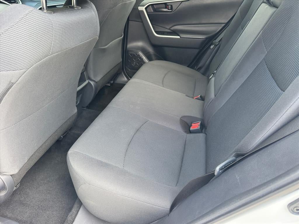 Used 2019 Toyota RAV4 LE AWD/4WD image 11